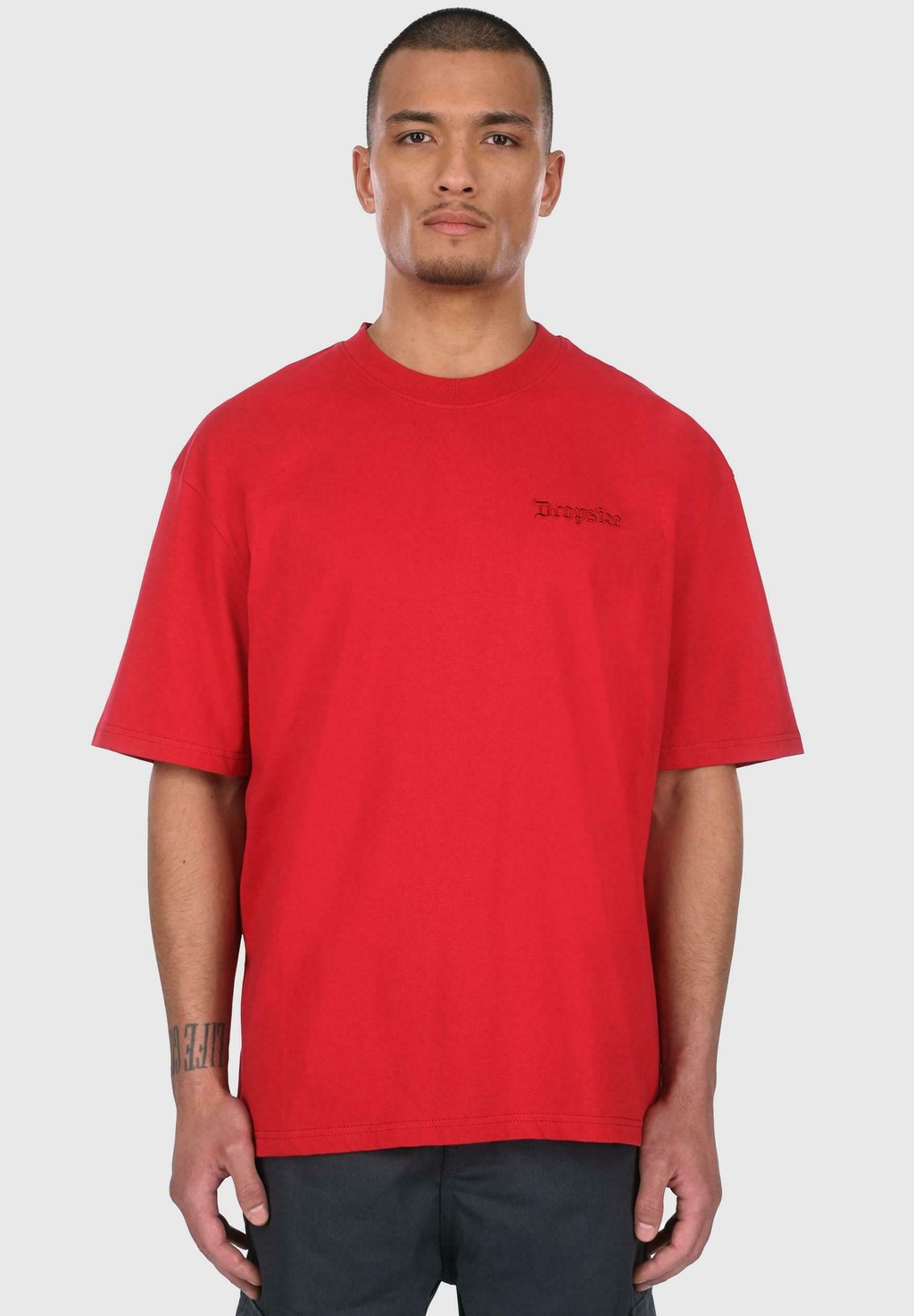 Базовая футболка HEAVY Dropsize, красный
Базовая футболка HEAVY Dropsize, красный