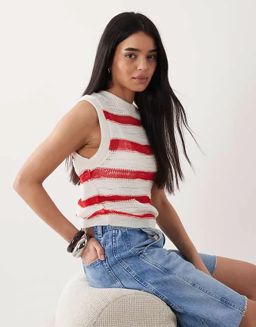 Майка открытой вязки тонкой вязки ASOS DESIGN с красной полоской
Майка открытой вязки тонкой вязки ASOS DESIGN с красной полоской