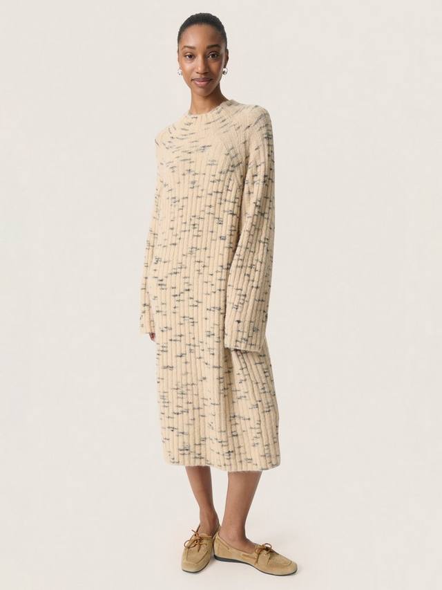 Платье миди SLLiora с длинными рукавами вязаное Soaked In Luxury
Платье миди SLLiora с длинными рукавами вязаное Soaked In Luxury