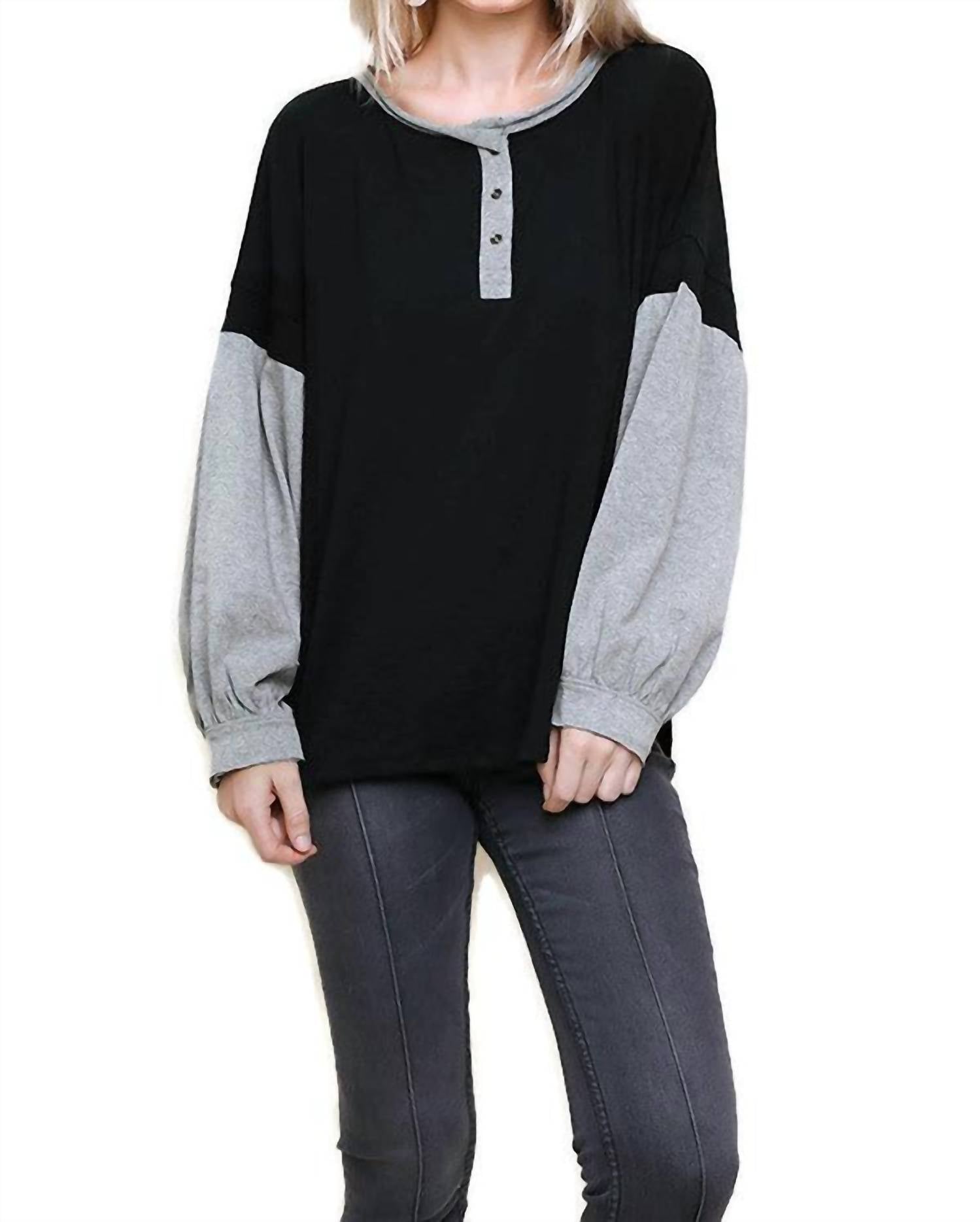 Топ Henley Color Block черного цвета Umgee
Топ Henley Color Block черного цвета Umgee