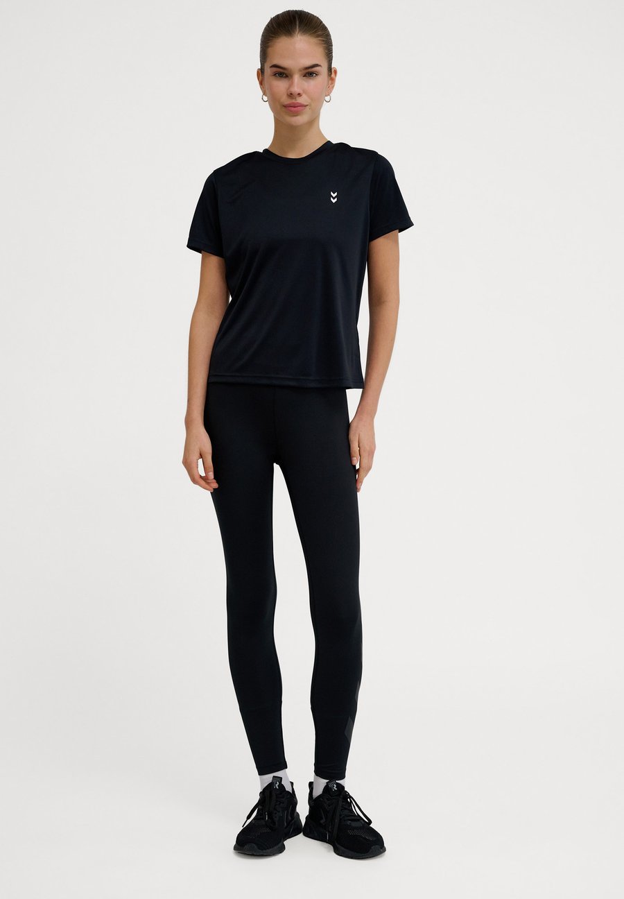 Футболка Hummel PULSE TRAINING SS, Black, Черный, Футболка Hummel PULSE TRAINING SS, Black
Футболка Hummel PULSE TRAINING SS, Black, Черный, Футболка Hummel PULSE TRAINING SS, Black