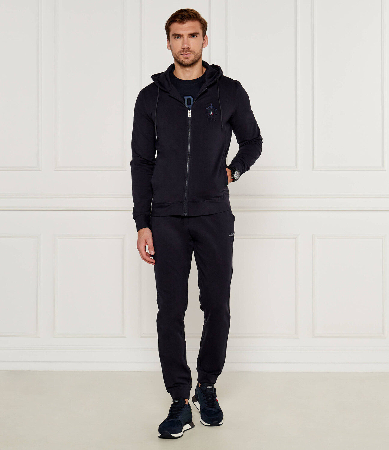 Спортивный костюм Aeronautica Militare Regular Fit, темно-синий
Спортивный костюм Aeronautica Militare Regular Fit, темно-синий