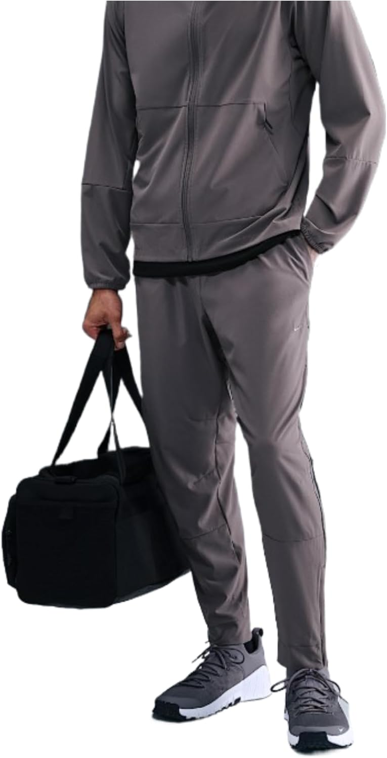 Мужские зауженные универсальные брюки Nike Unlimited Dri-fit, Cave Stone/Black/Cave Stone
Мужские зауженные универсальные брюки Nike Unlimited Dri-fit, Cave Stone/Black/Cave Stone