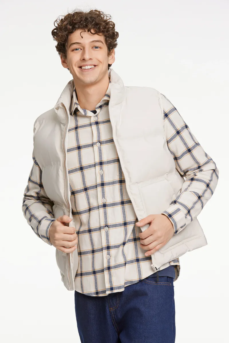 Стеганый жилет LINDBERGH с практичными передними карманами, кремовый
Стеганый жилет LINDBERGH с практичными передними карманами, кремовый