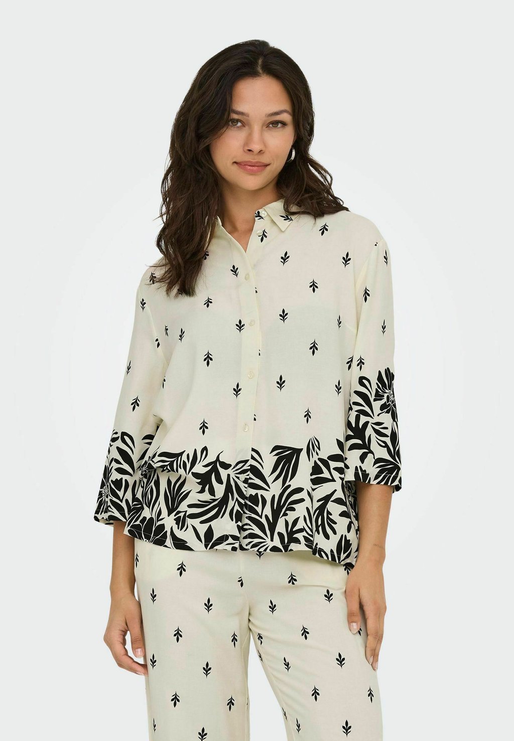 Блузка на пуговицах MAGGIE JDY, кремовый
Блузка на пуговицах MAGGIE JDY, кремовый