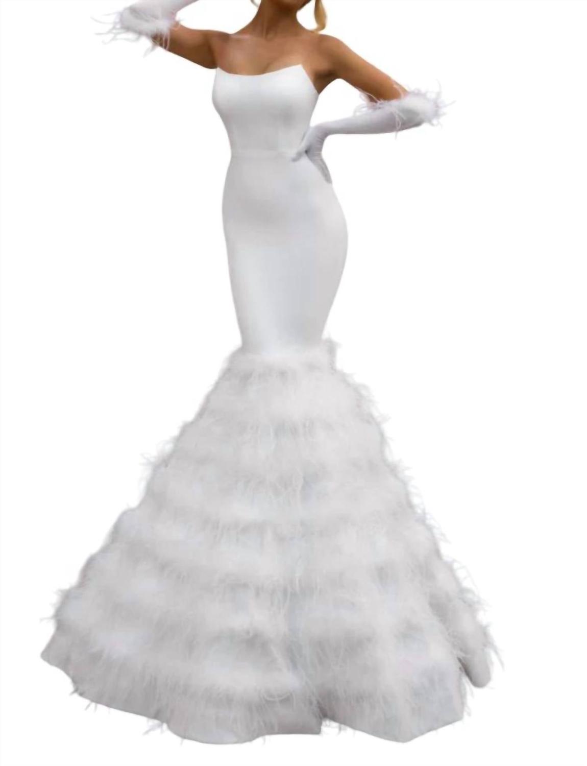 Облегающее платье фасона «русалка» цвета слоновой кости PORTIA&SCARLETT
Облегающее платье фасона «русалка» цвета слоновой кости PORTIA&SCARLETT