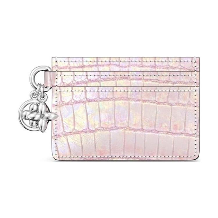 LOUIS VUITTON Женский картхолдер из крокодиловой кожи серебристо-розовый
LOUIS VUITTON Женский картхолдер из крокодиловой кожи серебристо-розовый