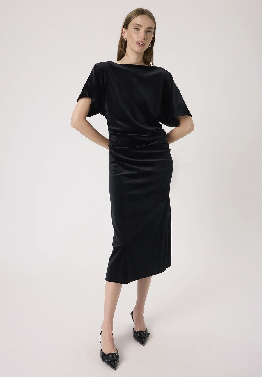 Платье Soaked in Luxury SLVelera Dress, Black
Платье Soaked in Luxury SLVelera Dress, Black