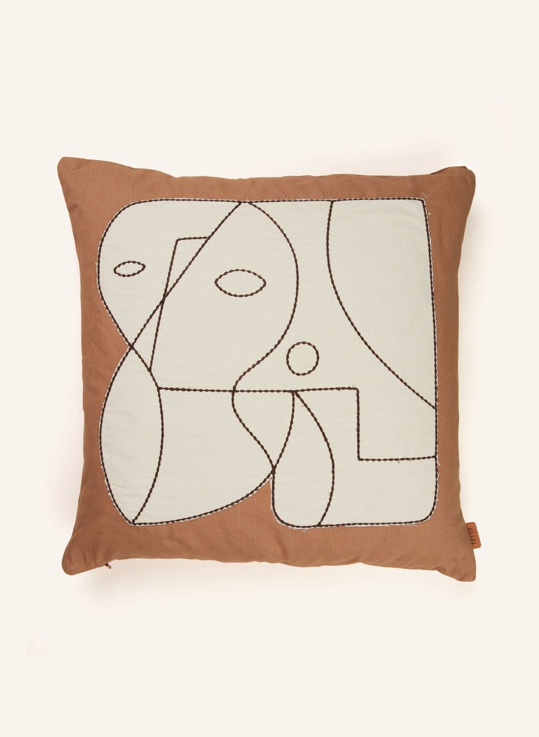 Декоративная подушка Ferm Living FIGURE mit Daunenfüllung, 50x50 см, цвет braun/creme
Декоративная подушка Ferm Living FIGURE mit Daunenfüllung, 50x50 см, цвет braun/creme