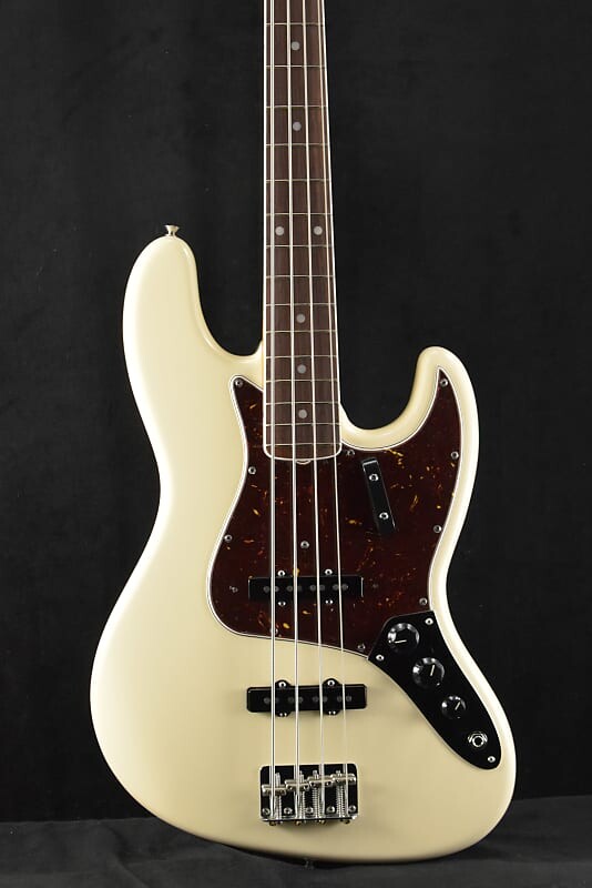 Басс гитара Fender American Vintage II 1966 Jazz Bass Olympic White Rosewood Fingerboard
Басс гитара Fender American Vintage II 1966 Jazz Bass Olympic White Rosewood Fingerboard