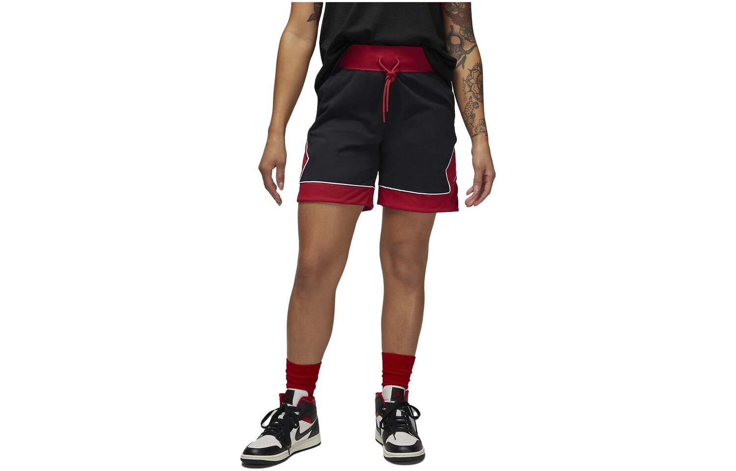 Спортивные шорты женские красные/черные Jordan
Спортивные шорты женские красные/черные Jordan
