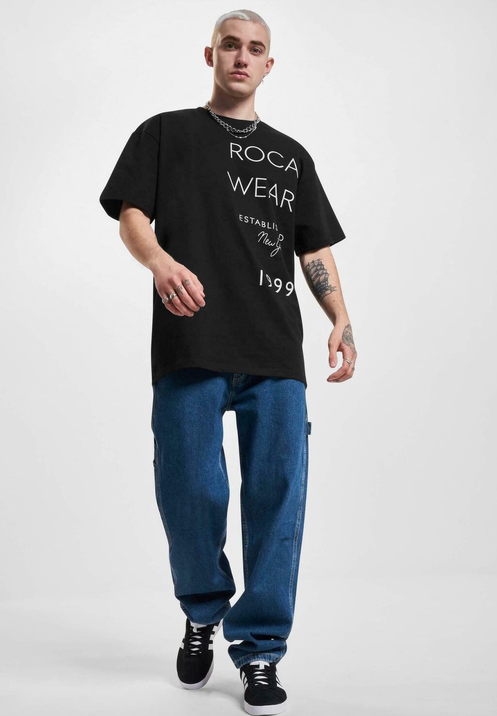 Футболка с принтом Rocawear, черная 
Футболка с принтом Rocawear, черная