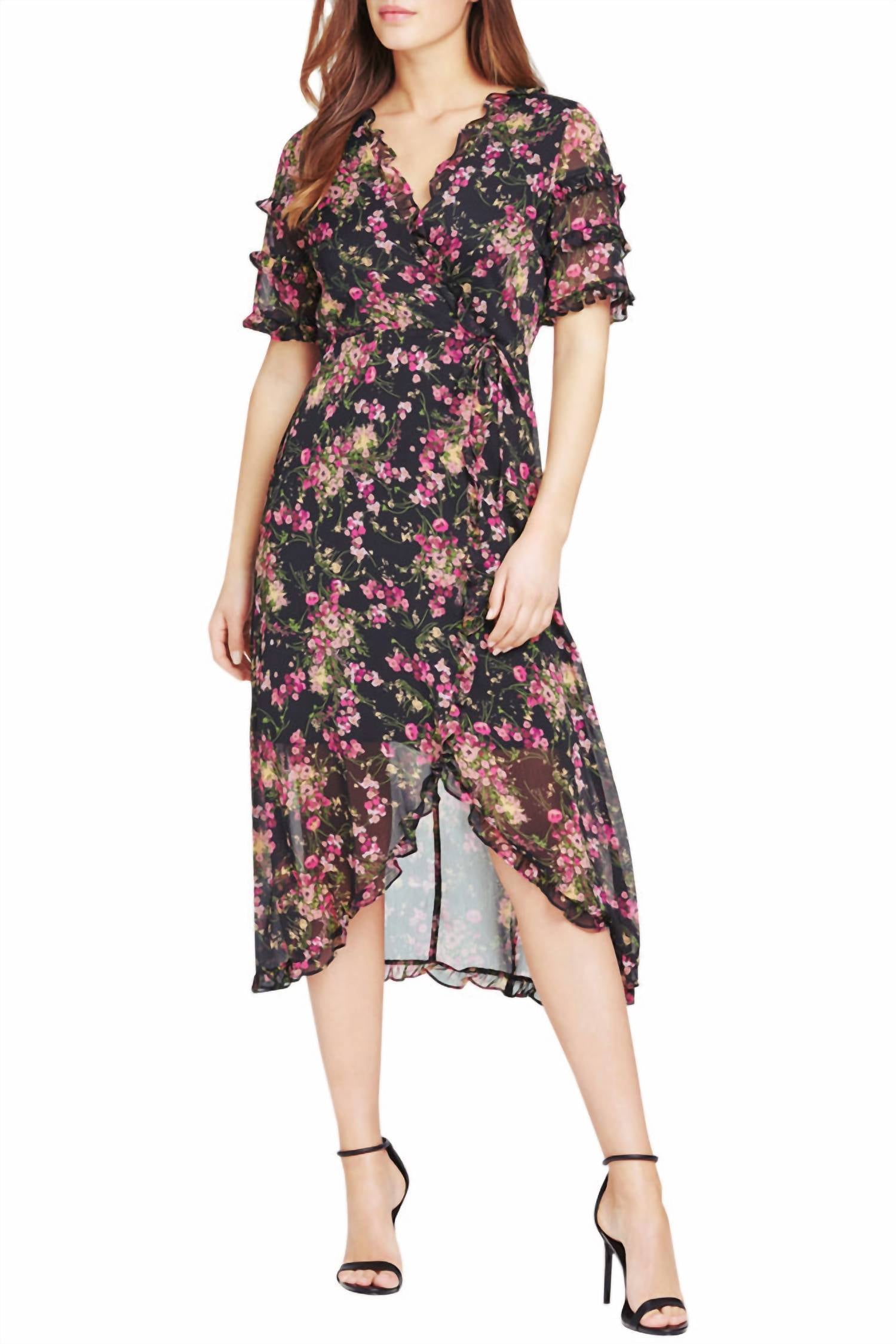 Платье-клеш с короткими рукавами и разрезом спереди, черного цвета Kensie
Платье-клеш с короткими рукавами и разрезом спереди, черного цвета Kensie