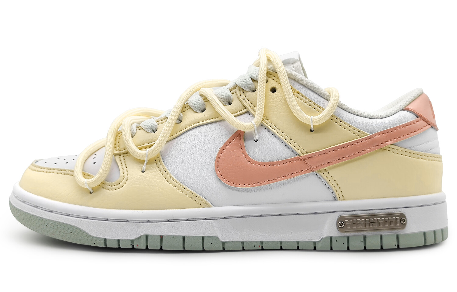 Кроссовки Nike Dunk Skateboarding Shoes Women's Low-top White/green/pink, желтый
Кроссовки Nike Dunk Skateboarding Shoes Women's Low-top White/green/pink, желтый