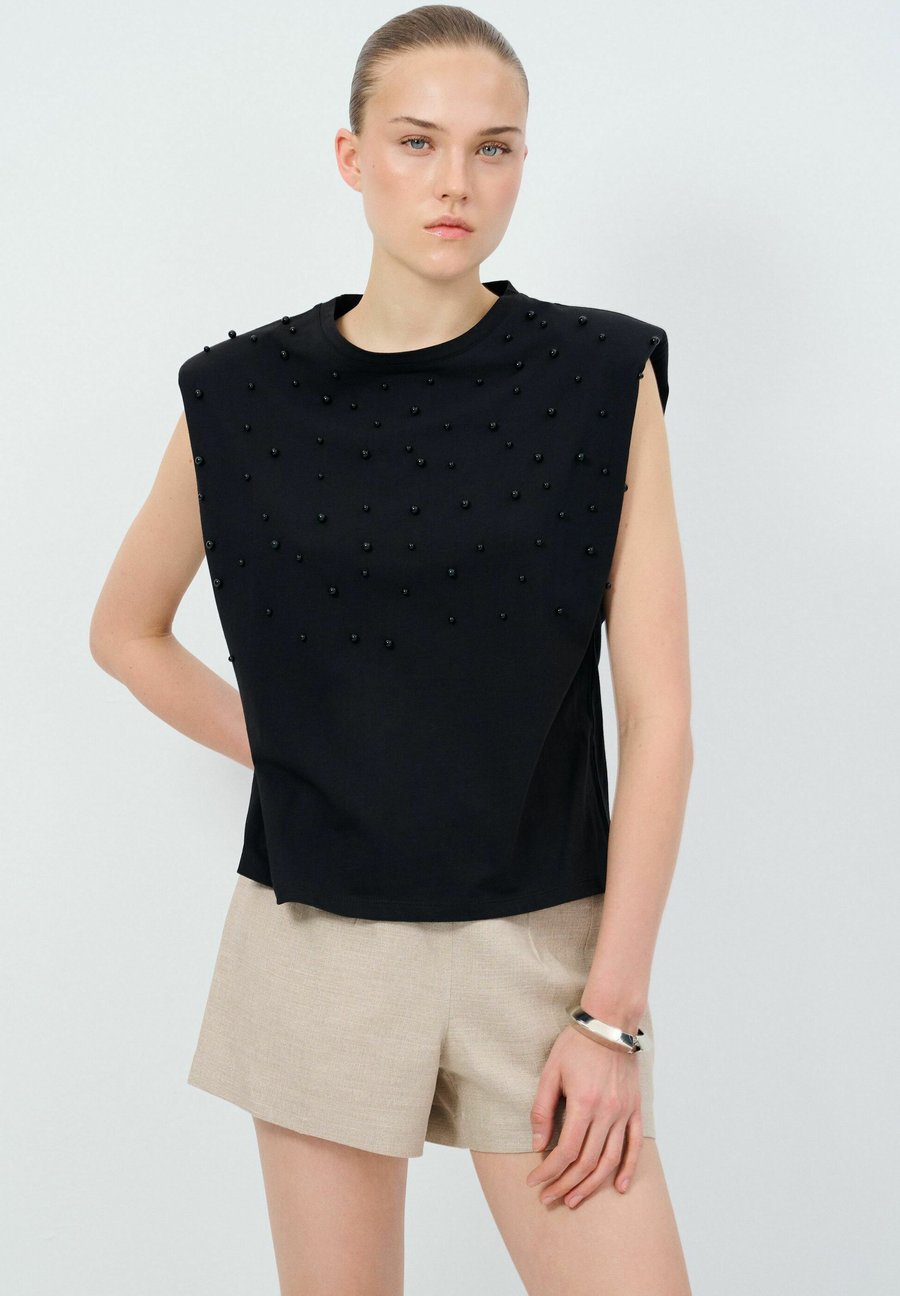 Топ adL WADDED, Black
Топ adL WADDED, Black