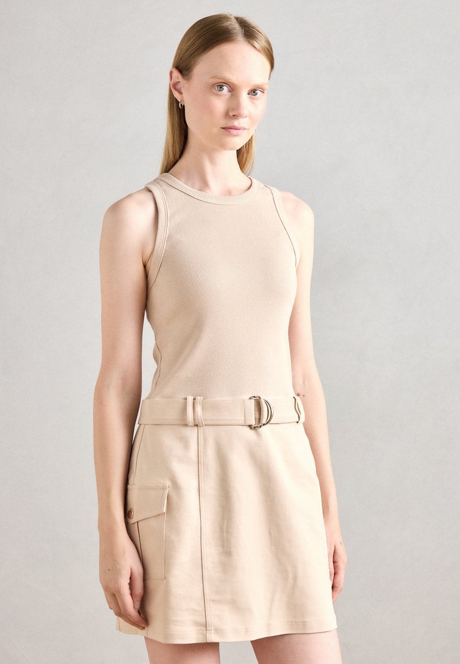 Платье Morgan Shift dress, Moonlight/Sand
Платье Morgan Shift dress, Moonlight/Sand