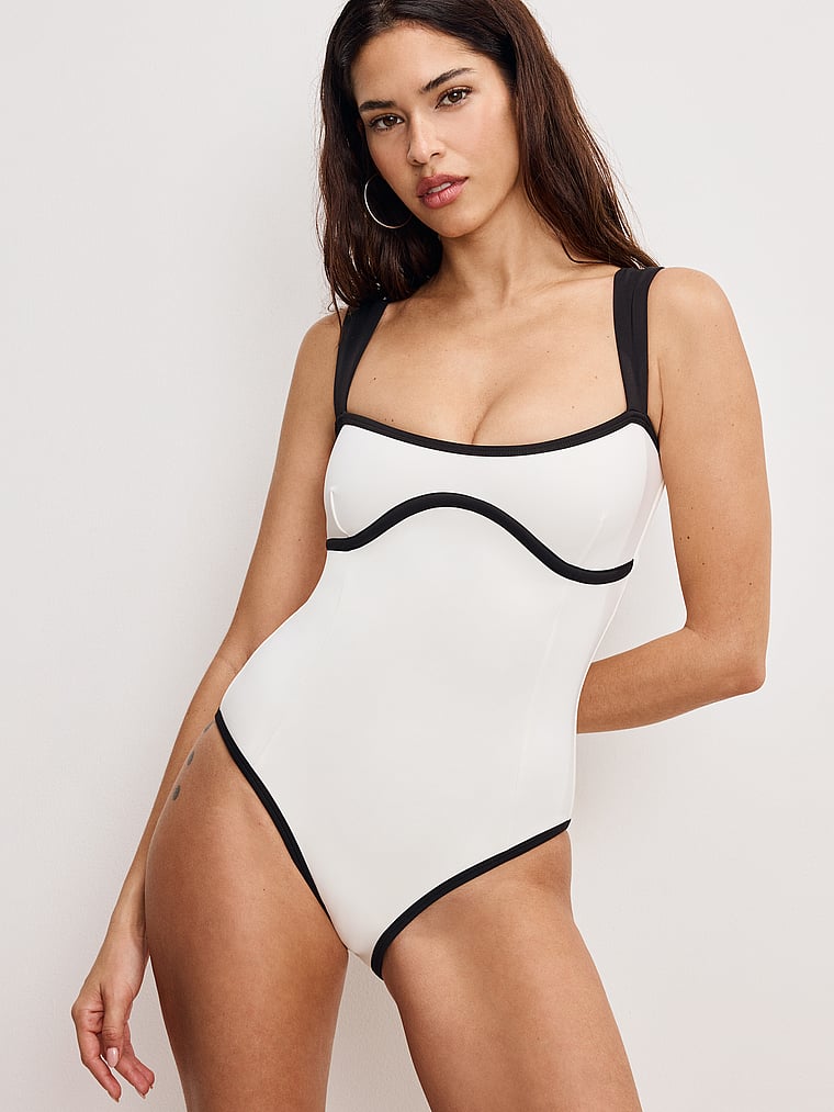 Компрессионный слитный купальник с вырезом сердечком Good American, белый
Компрессионный слитный купальник с вырезом сердечком Good American, белый