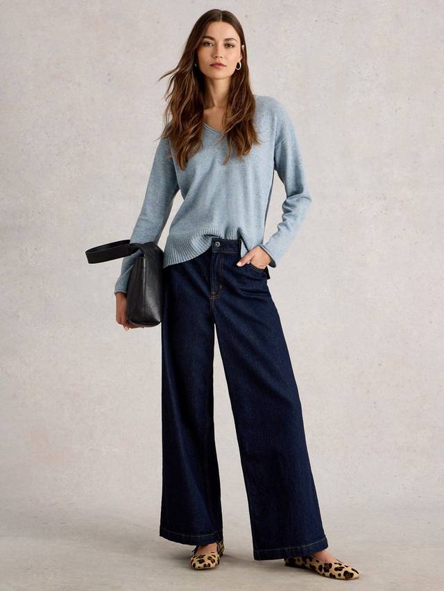 Вязаный джемпер Lily Wool с цветными блоками и V-образным вырезом White Stuff
Вязаный джемпер Lily Wool с цветными блоками и V-образным вырезом White Stuff