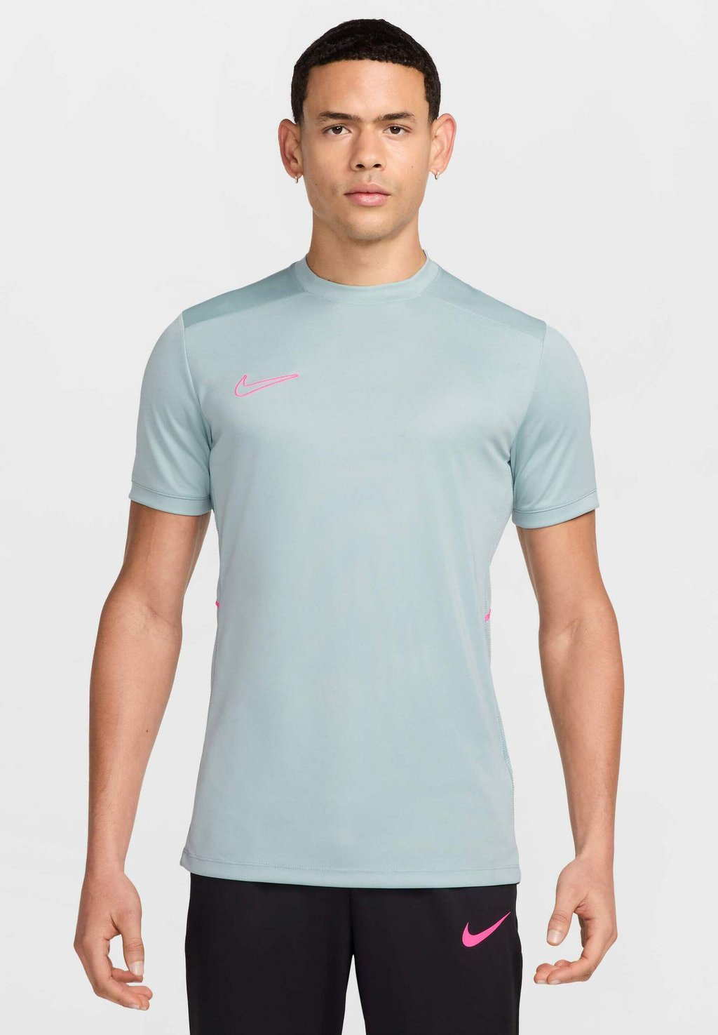 Спортивная футболка Nike Performance, серый
Спортивная футболка Nike Performance, серый