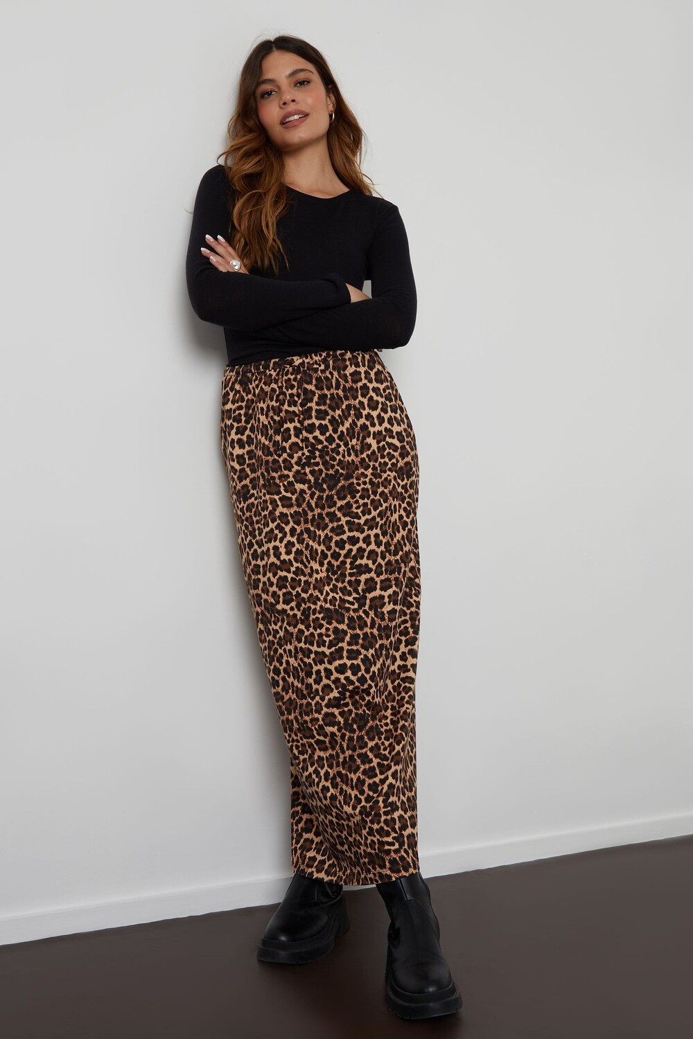 Юбка миди из 100% хлопкового трикотажа с леопардовым принтом и карманами Threadbare, коричневый
Юбка миди из 100% хлопкового трикотажа с леопардовым принтом и карманами Threadbare, коричневый