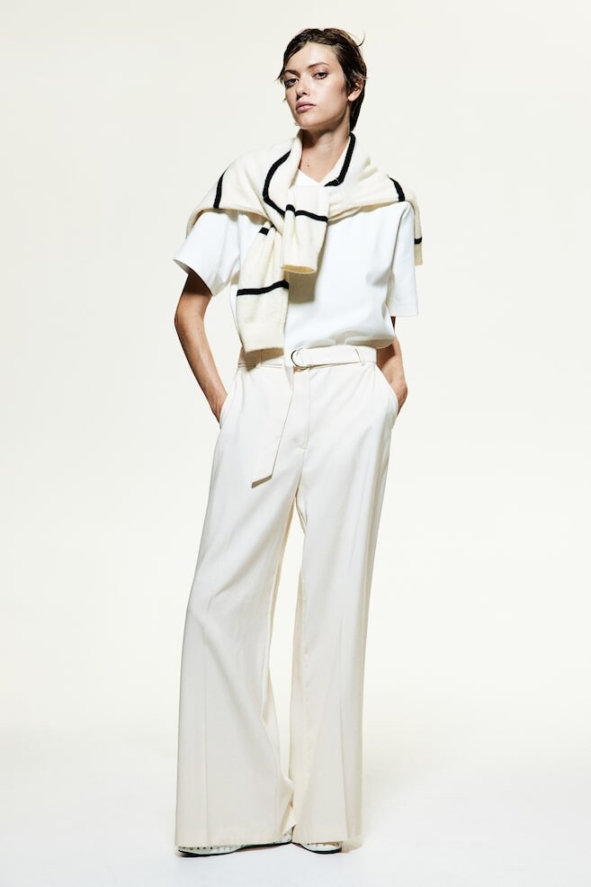 Широкие брюки с поясом H&M, бежевый
Широкие брюки с поясом H&M, бежевый