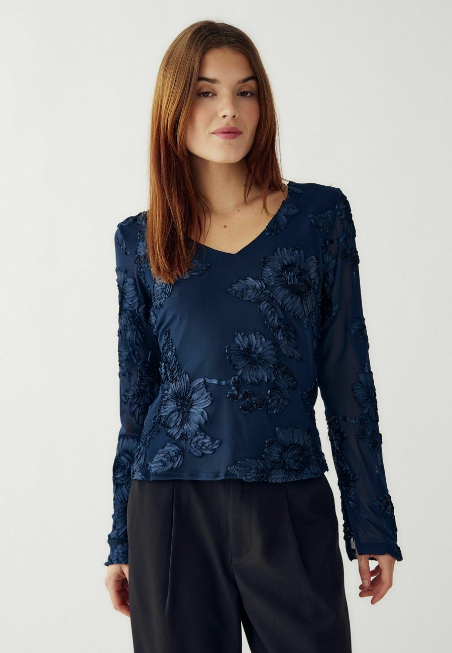 Топ Noella LUCILLE , Navy/Dark Blue
Топ Noella LUCILLE , Navy/Dark Blue