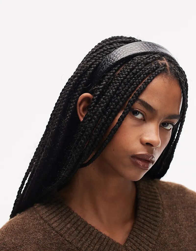 Повязка на голову ARKET из крокодиловой кожи черного цвета
Повязка на голову ARKET из крокодиловой кожи черного цвета
