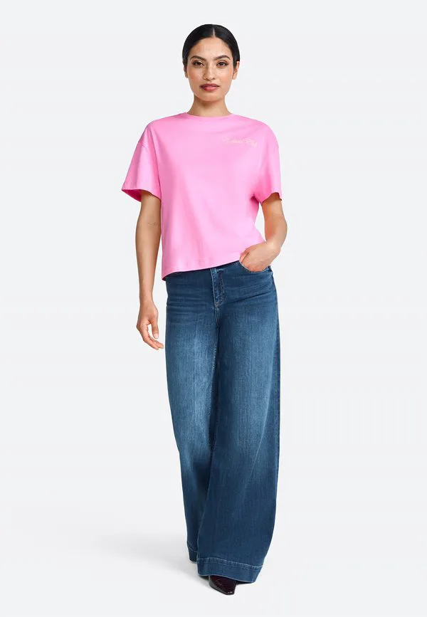 Футболка с принтом Rich & Royal, Bubblegum Pink, Розовый, Футболка с принтом Rich & Royal, Bubblegum Pink
Футболка с принтом Rich & Royal, Bubblegum Pink, Розовый, Футболка с принтом Rich & Royal, Bubblegum Pink