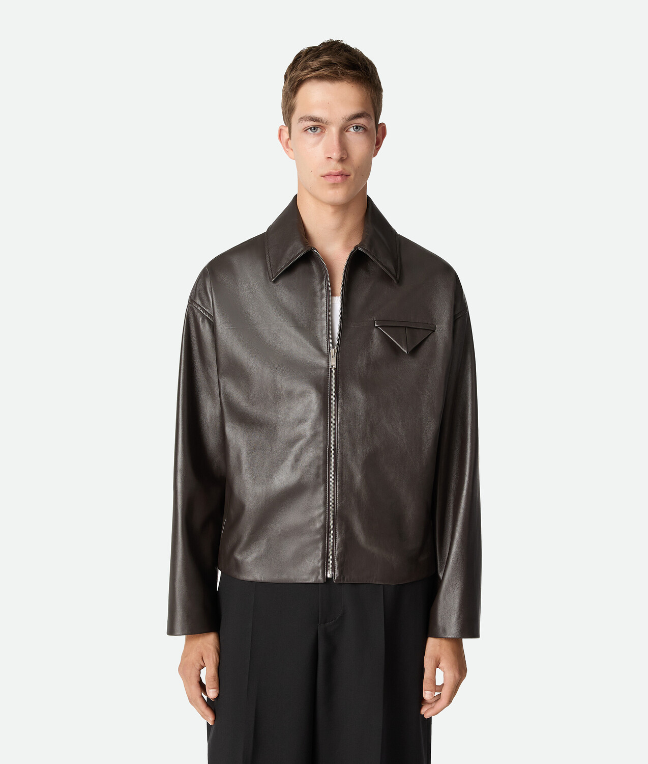 Кожаный блузон shny BOTTEGA VENETA, фондан
Кожаный блузон shny BOTTEGA VENETA, фондан