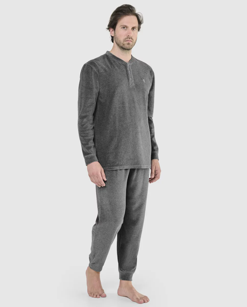 Мужская длинная серая бархатная пижама El Búho Nocturno, серый
Мужская длинная серая бархатная пижама El Búho Nocturno, серый