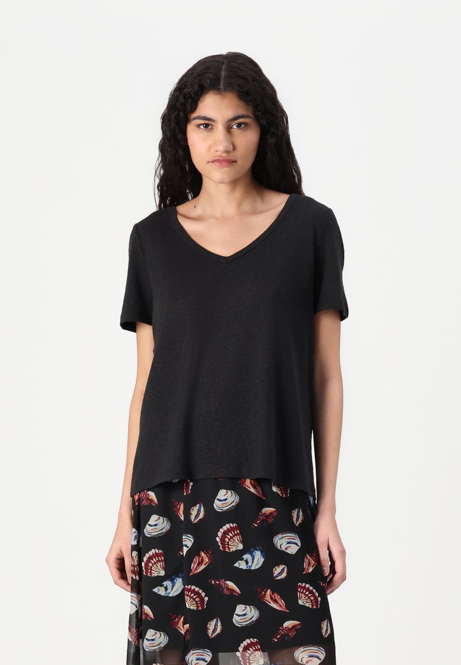 Футболка Object OBJTHEA V NECK, Black, Черный, Футболка Object OBJTHEA V NECK, Black
Футболка Object OBJTHEA V NECK, Black, Черный, Футболка Object OBJTHEA V NECK, Black