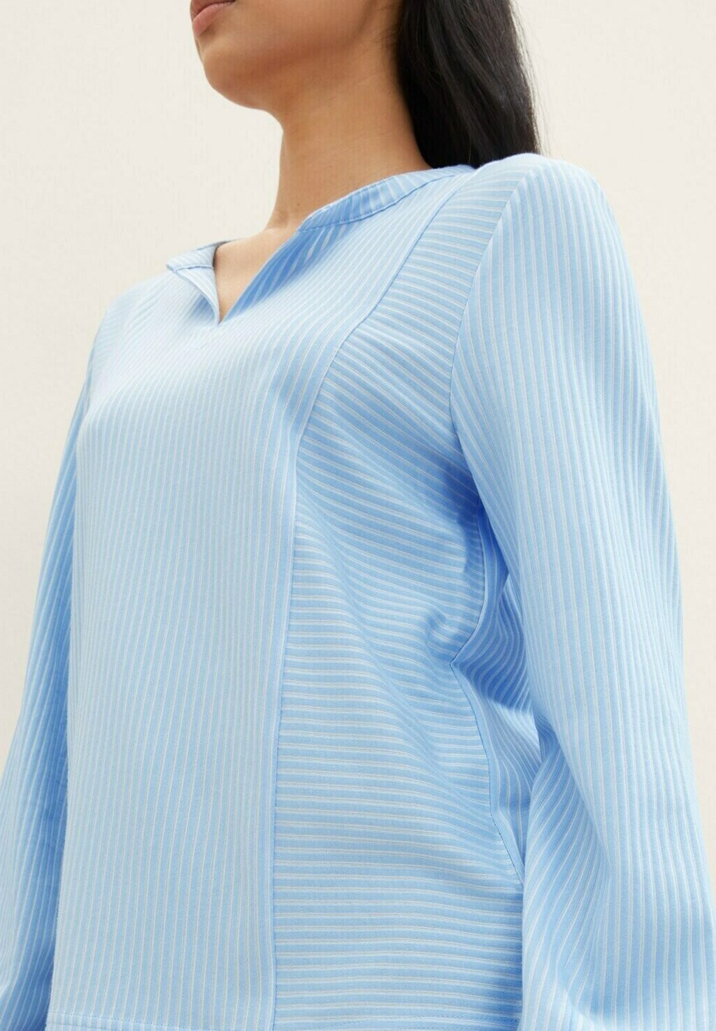 Блуза TOM TAILOR, сине-белая тонкая полоска
Блуза TOM TAILOR, сине-белая тонкая полоска