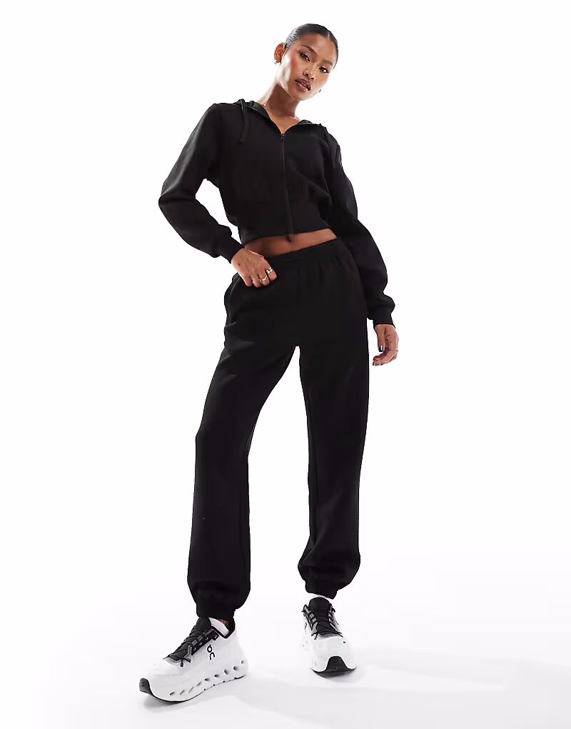 Черные джоггеры 4505
Черные джоггеры 4505