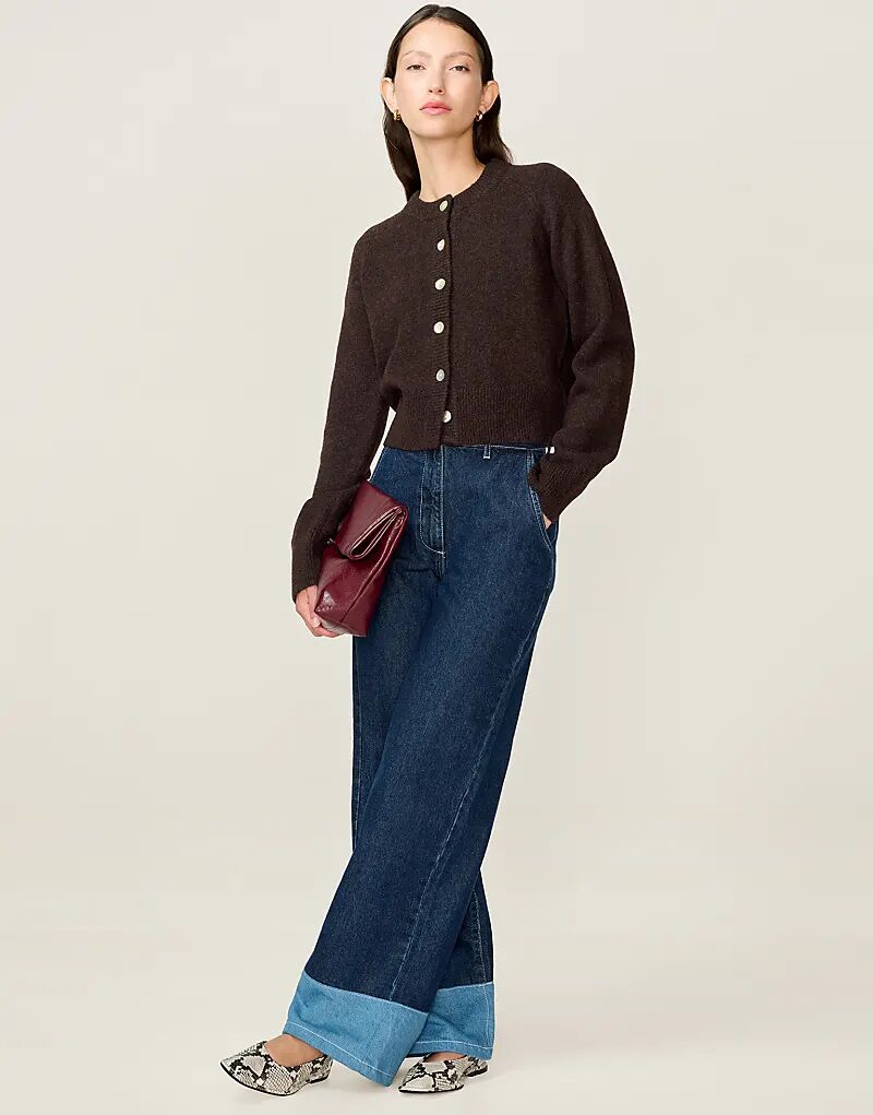 Коричневый кардиган с высоким воротником Omnes Knitwear August
Коричневый кардиган с высоким воротником Omnes Knitwear August