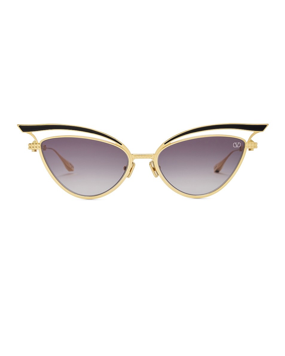 Солнцезащитные очки с V-образным лайнером Valentino Garavani, цвет Gold & Black
Солнцезащитные очки с V-образным лайнером Valentino Garavani, цвет Gold & Black