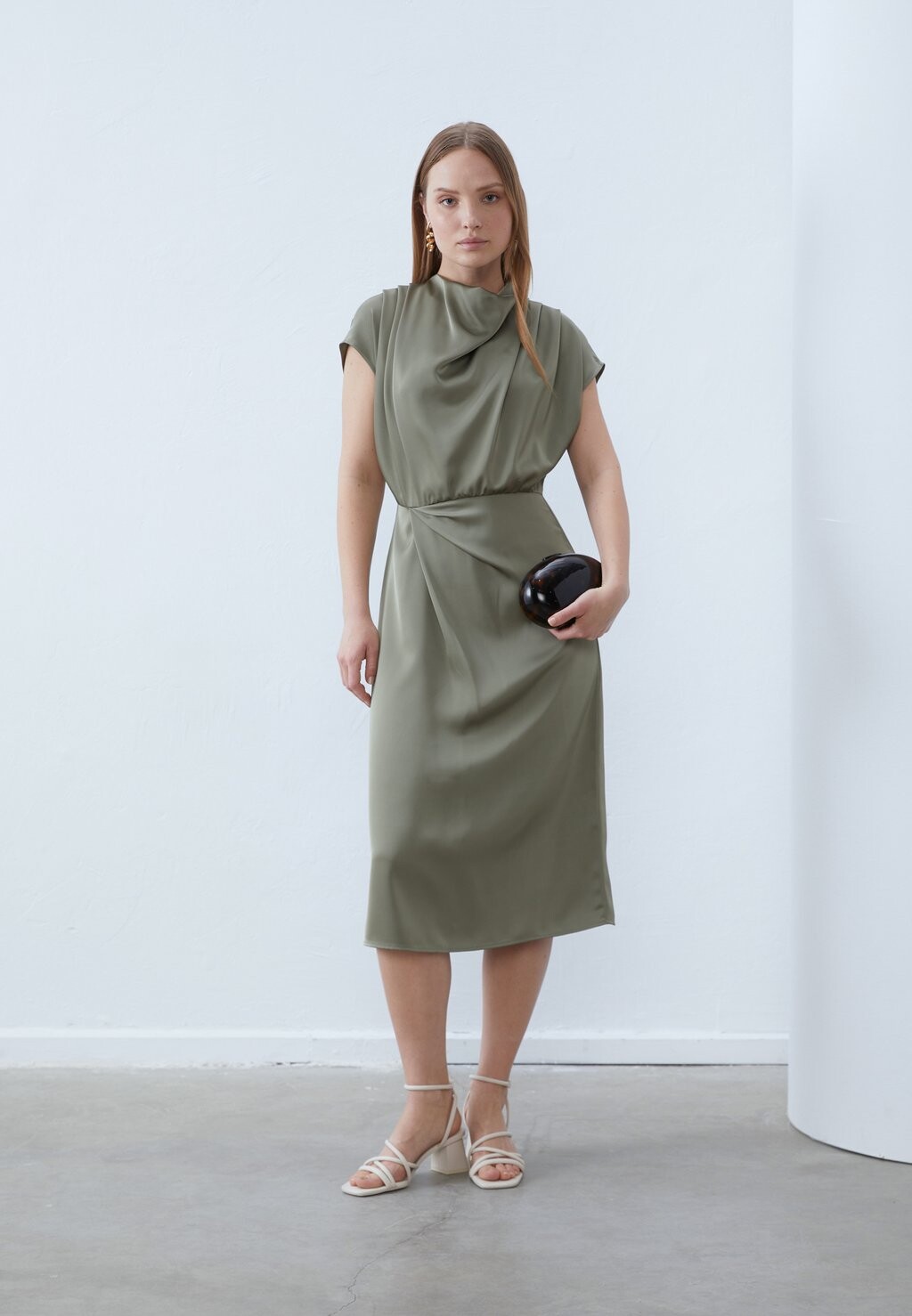 Платье прямого кроя Anna Field, хаки
Платье прямого кроя Anna Field, хаки