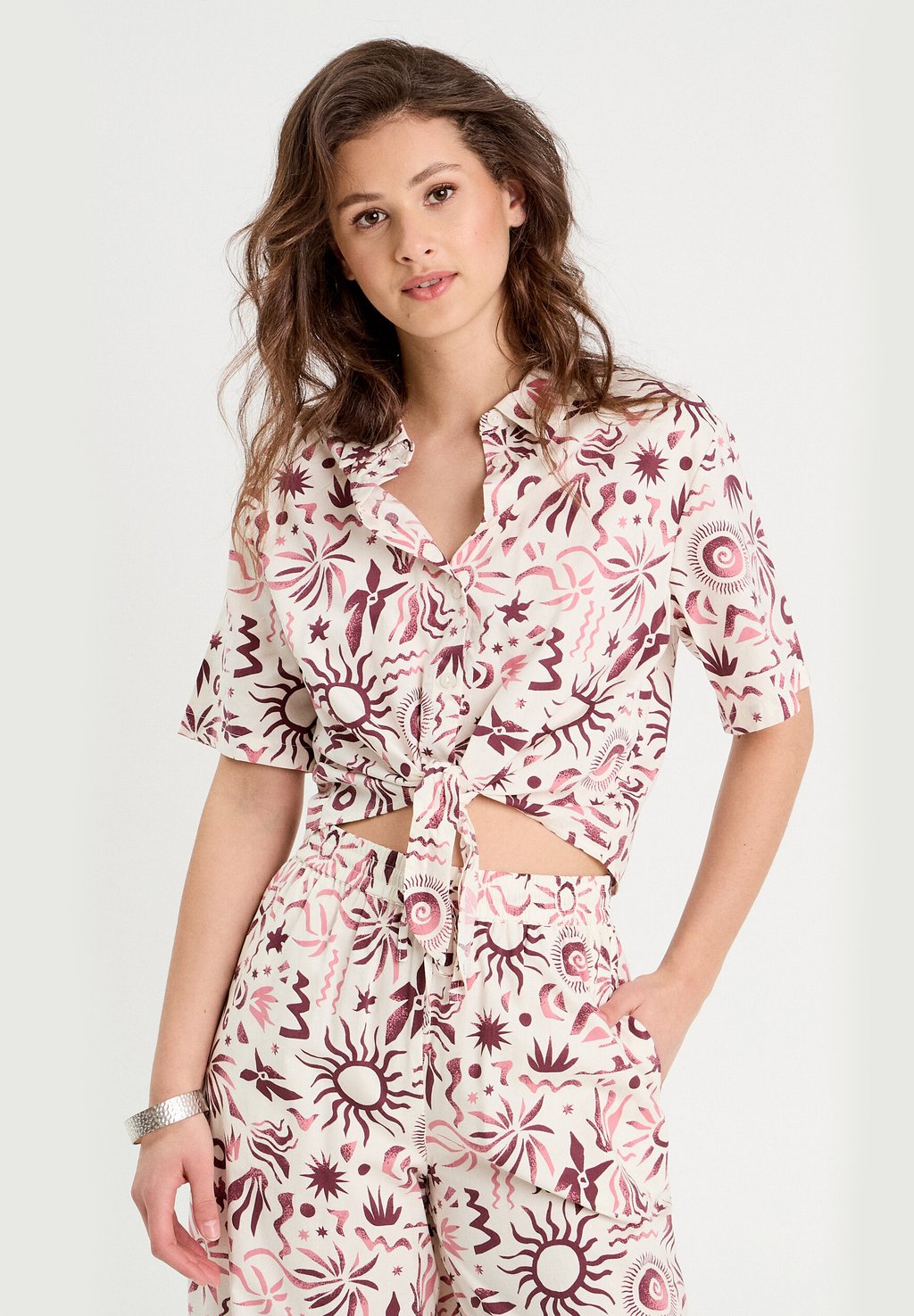 Блузка на пуговицах MIT KURZEN ÄRMELN Cache Cache, розовый
Блузка на пуговицах MIT KURZEN ÄRMELN Cache Cache, розовый