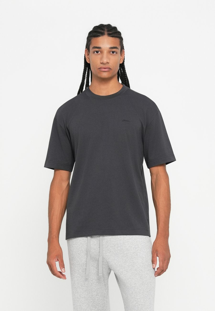 Футболка Hollister Co. BOXY COOLING LOGO, Black, Черный, Футболка Hollister Co. BOXY COOLING LOGO, Black
Футболка Hollister Co. BOXY COOLING LOGO, Black, Черный, Футболка Hollister Co. BOXY COOLING LOGO, Black