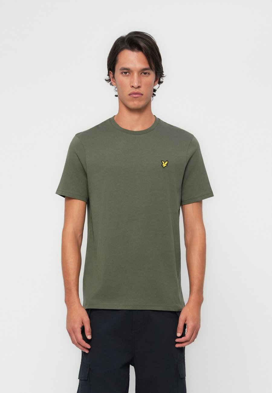 Футболка Lyle & Scott Basic T-shirt, Deep Depths/Olive
Футболка Lyle & Scott Basic T-shirt, Deep Depths/Olive