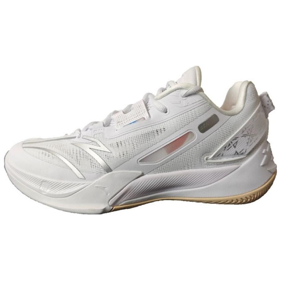 Баскетбольные кроссовки Sweep 5 мужские с низким верхом белого цвета Anta
Баскетбольные кроссовки Sweep 5 мужские с низким верхом белого цвета Anta