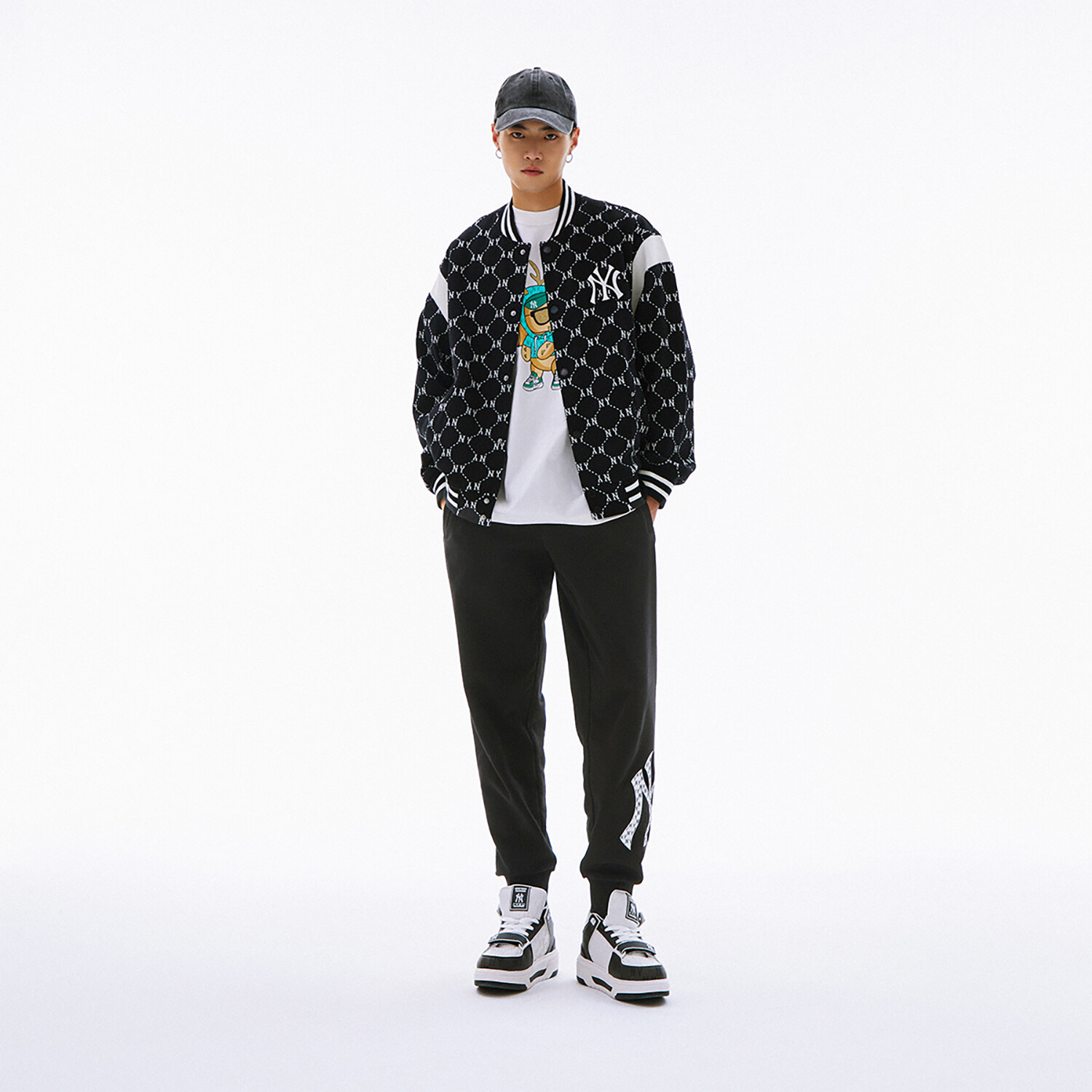 Бейсбольная куртка унисекс черный Mlb
Бейсбольная куртка унисекс черный Mlb