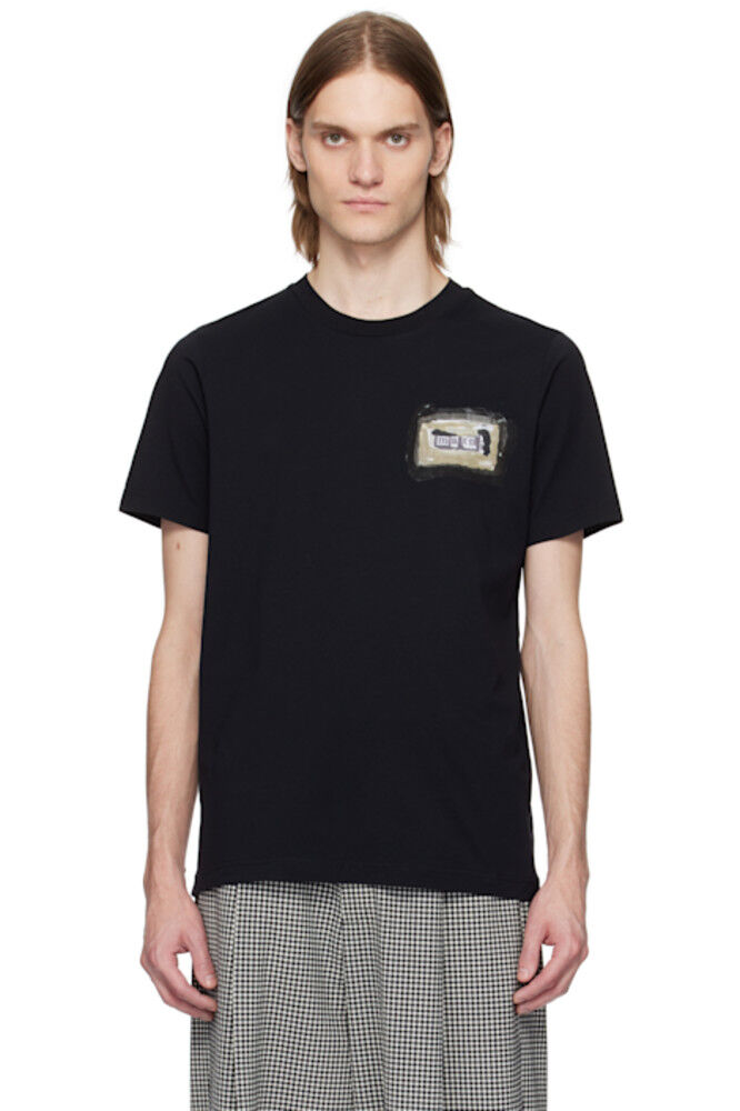 Черная хлопковая футболка с маленьким принтом «Marni» в виде коллажа
Черная хлопковая футболка с маленьким принтом «Marni» в виде коллажа