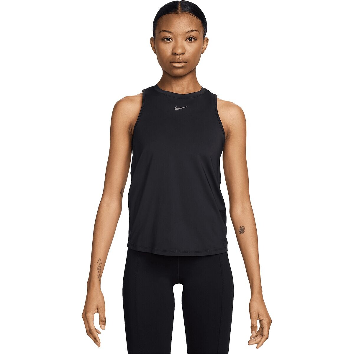 Одна классическая майка dri-fit Nike, цвет black/black
Одна классическая майка dri-fit Nike, цвет black/black