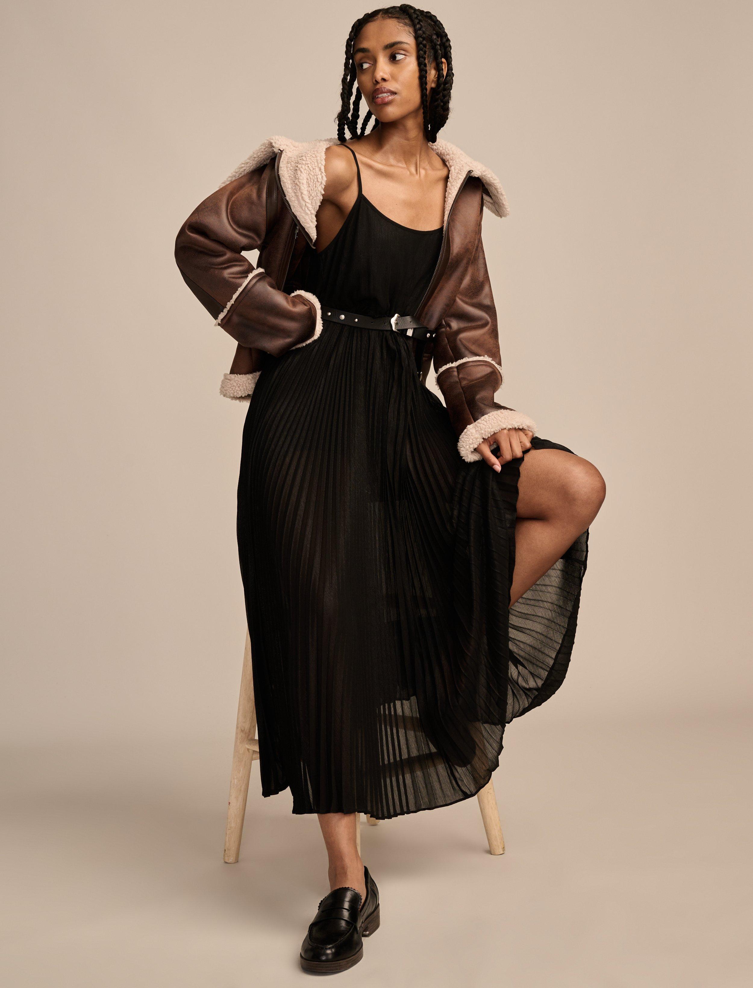 Женское плиссированное вечернее платье-миди Lucky Brand
Женское плиссированное вечернее платье-миди Lucky Brand