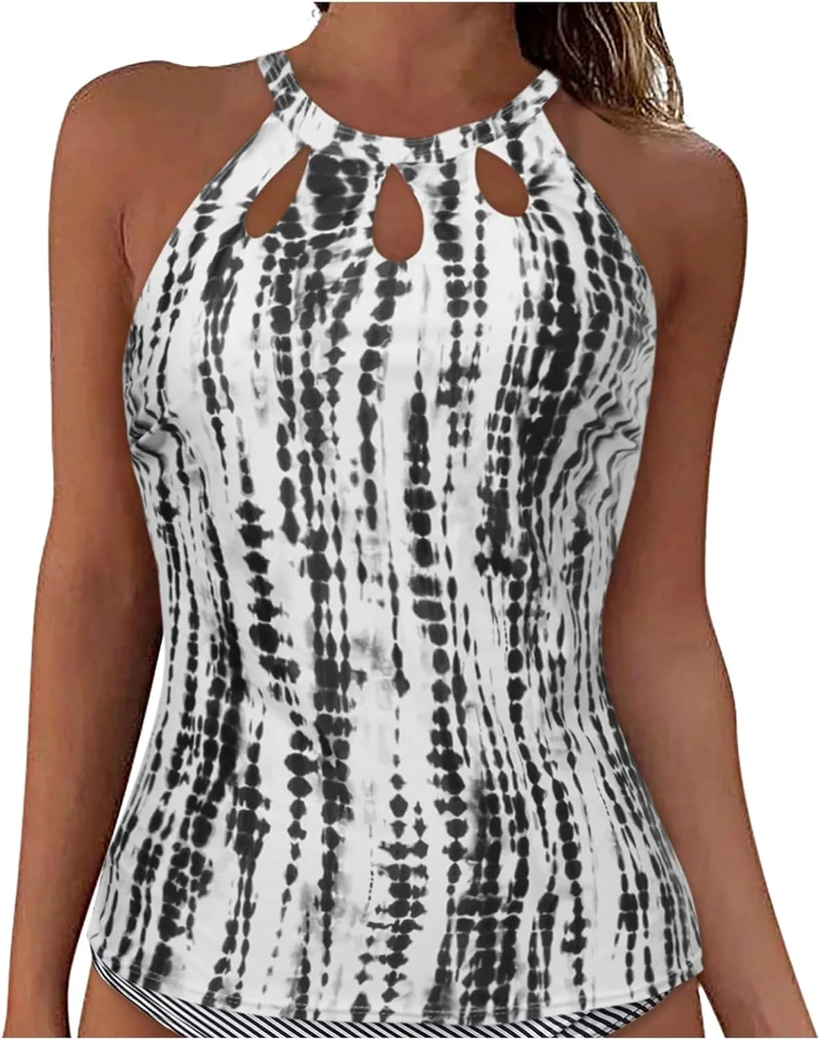 Женский топ-танкини с высоким воротом и вырезом на спине
Женский топ-танкини с высоким воротом и вырезом на спине