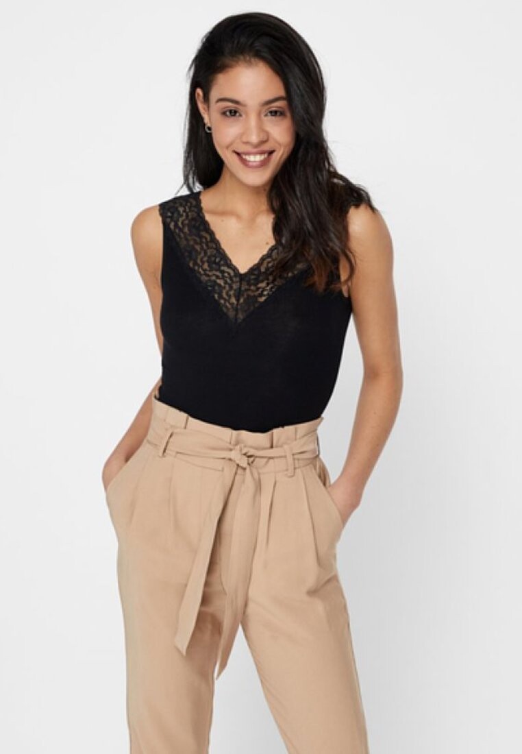 Топ Pieces, черный
Топ Pieces, черный