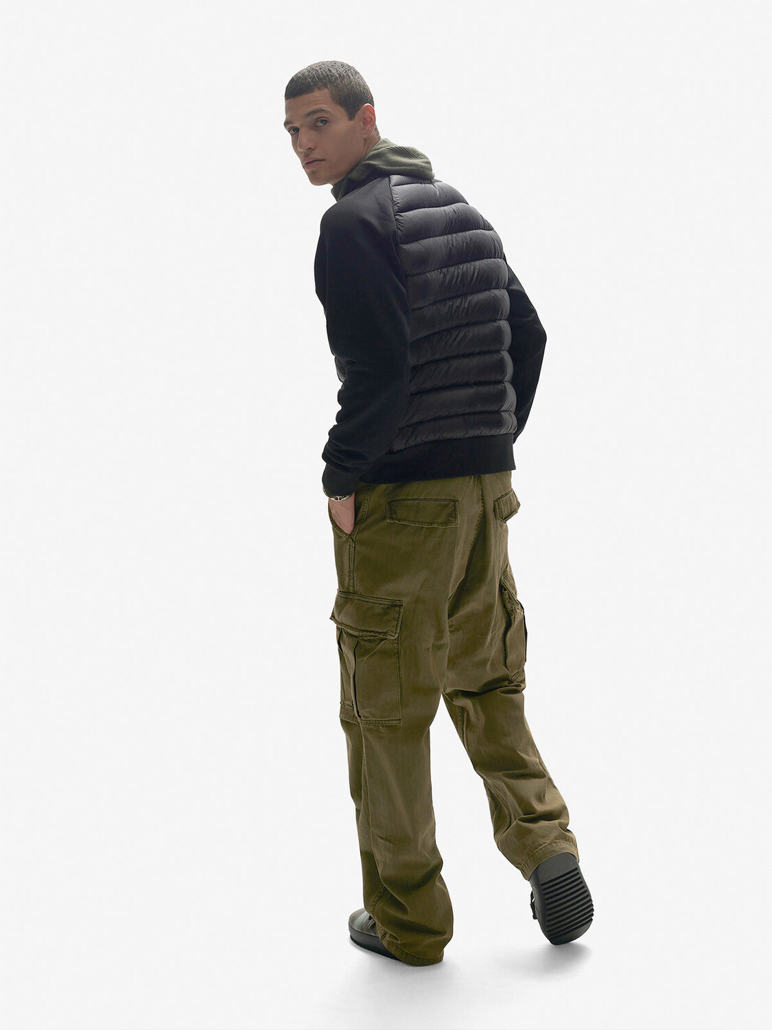 Свитер M Down Crew - Черный Holden, черный
Свитер M Down Crew - Черный Holden, черный