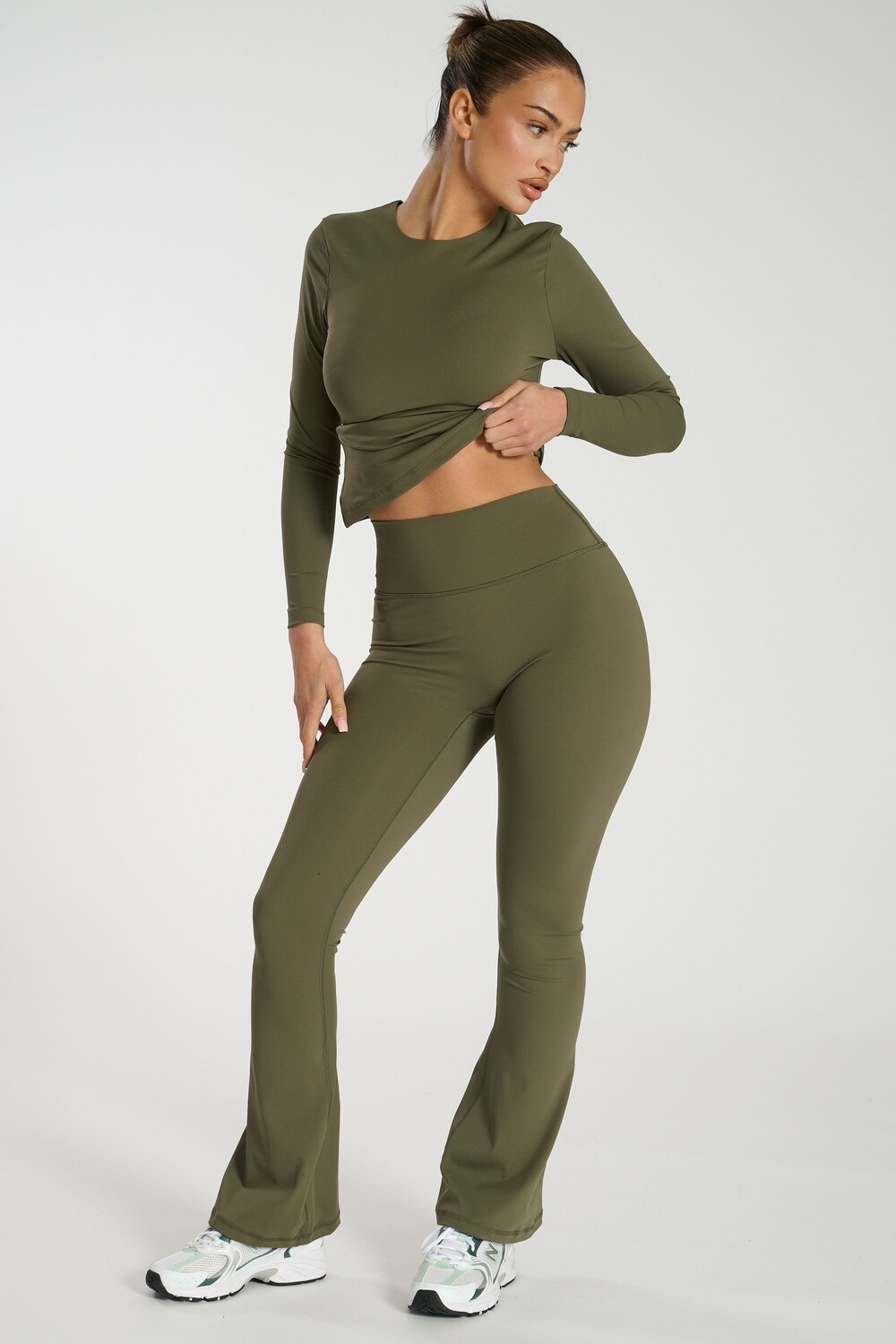 Расклешенные леггинсы с высокой талией South Beach, зеленый 
Расклешенные леггинсы с высокой талией South Beach, зеленый