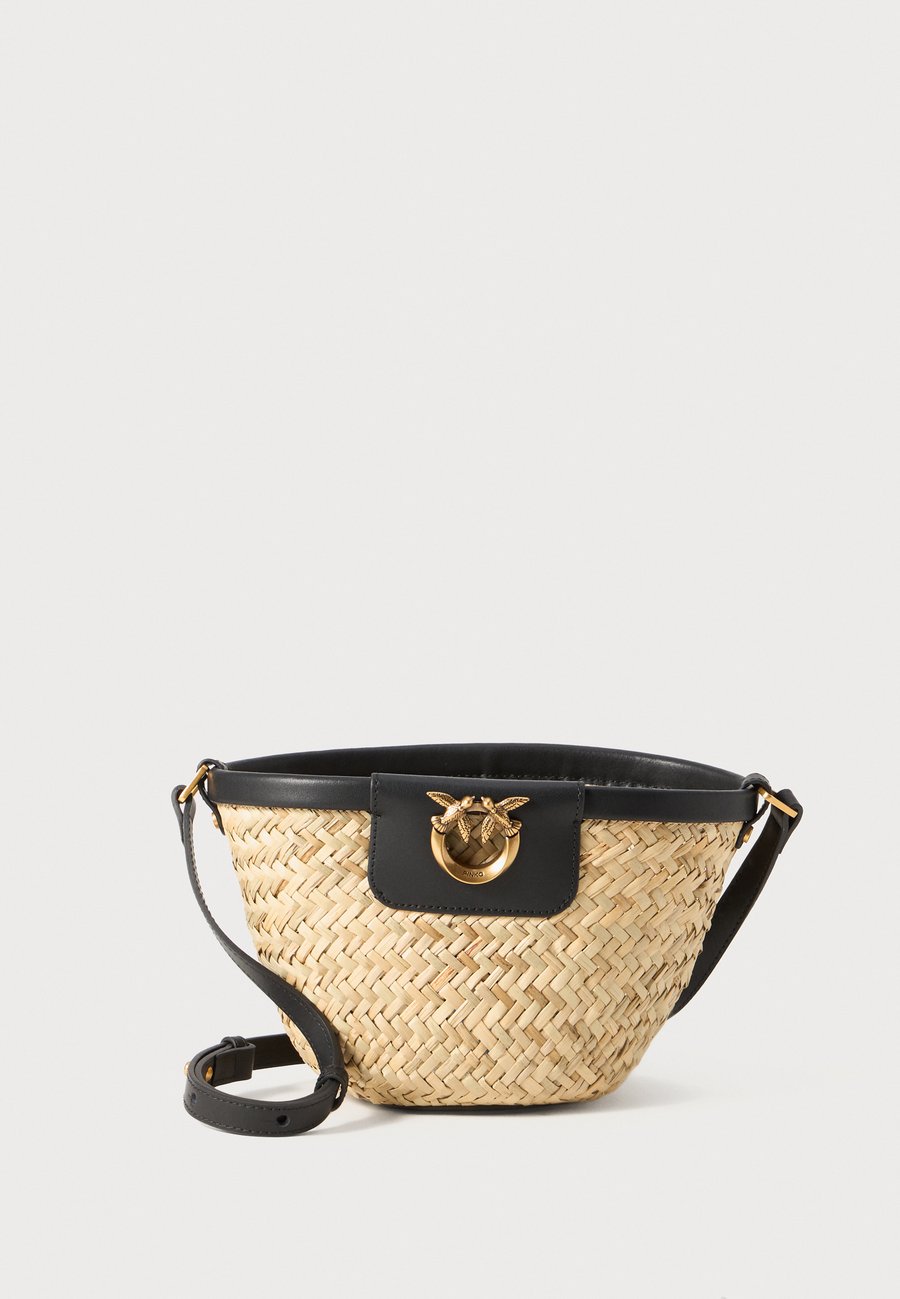 Сумка кросс-боди Pinko LOVE SUMMER , Nero/Antique Gold-Coloured/Black
Сумка кросс-боди Pinko LOVE SUMMER , Nero/Antique Gold-Coloured/Black