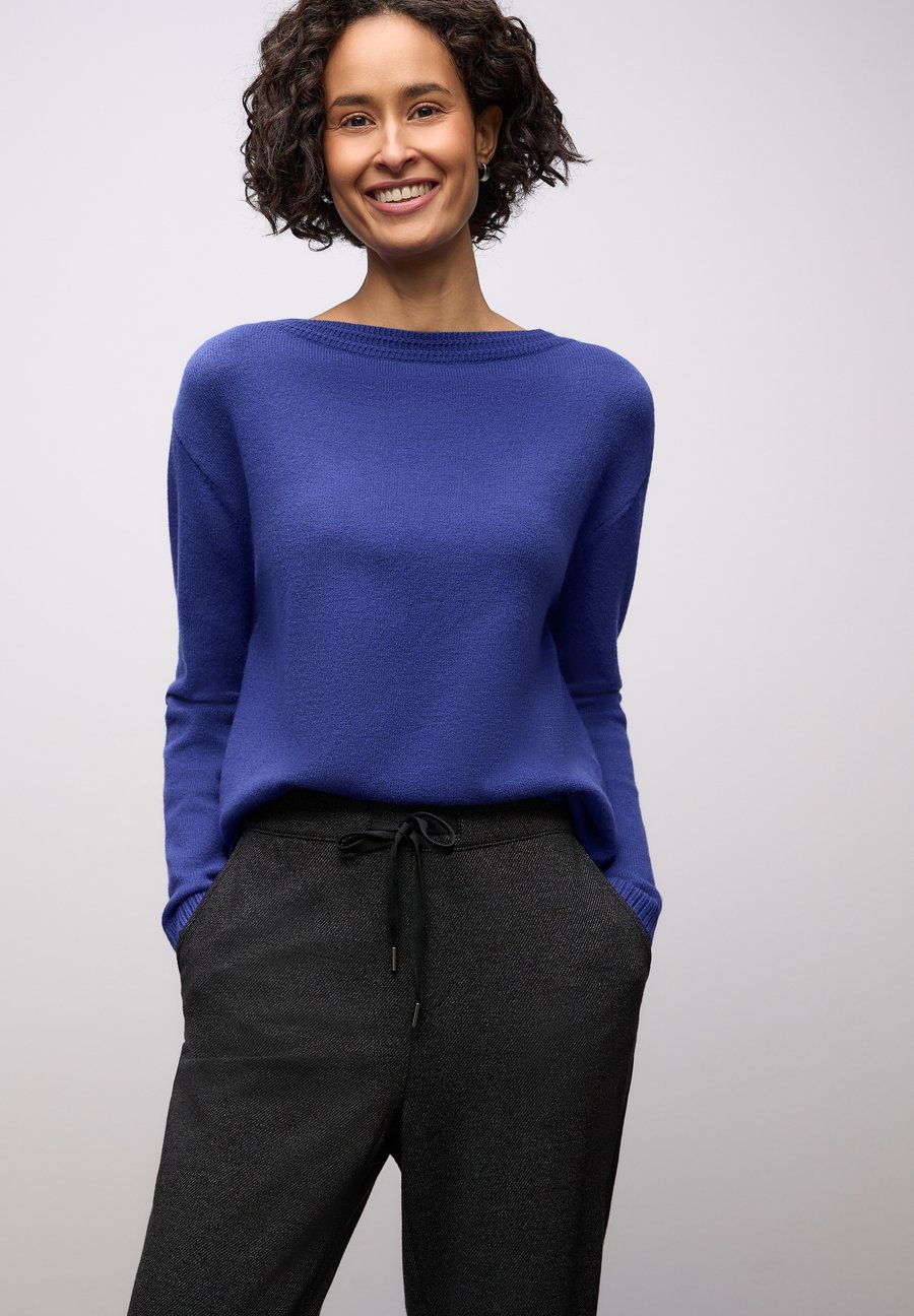 Джемпер Street One SOFTER BASIC PULLOVER, Blau/Dark Blue
Джемпер Street One SOFTER BASIC PULLOVER, Blau/Dark Blue